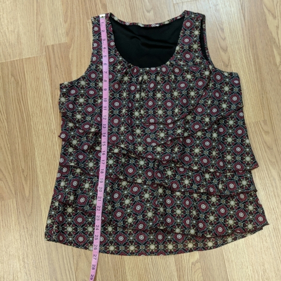 Sleeveless Blouse - Picture 5 of 7